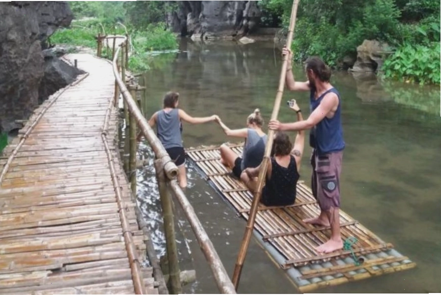Phòng Bungalow nhìn ra hồ sen thơ mộng