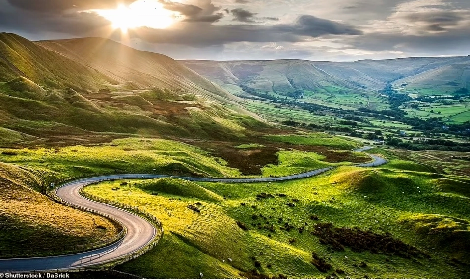 Phong cảnh đa dạng của Công viên quốc gia Peak District, Vương quốc Anh
