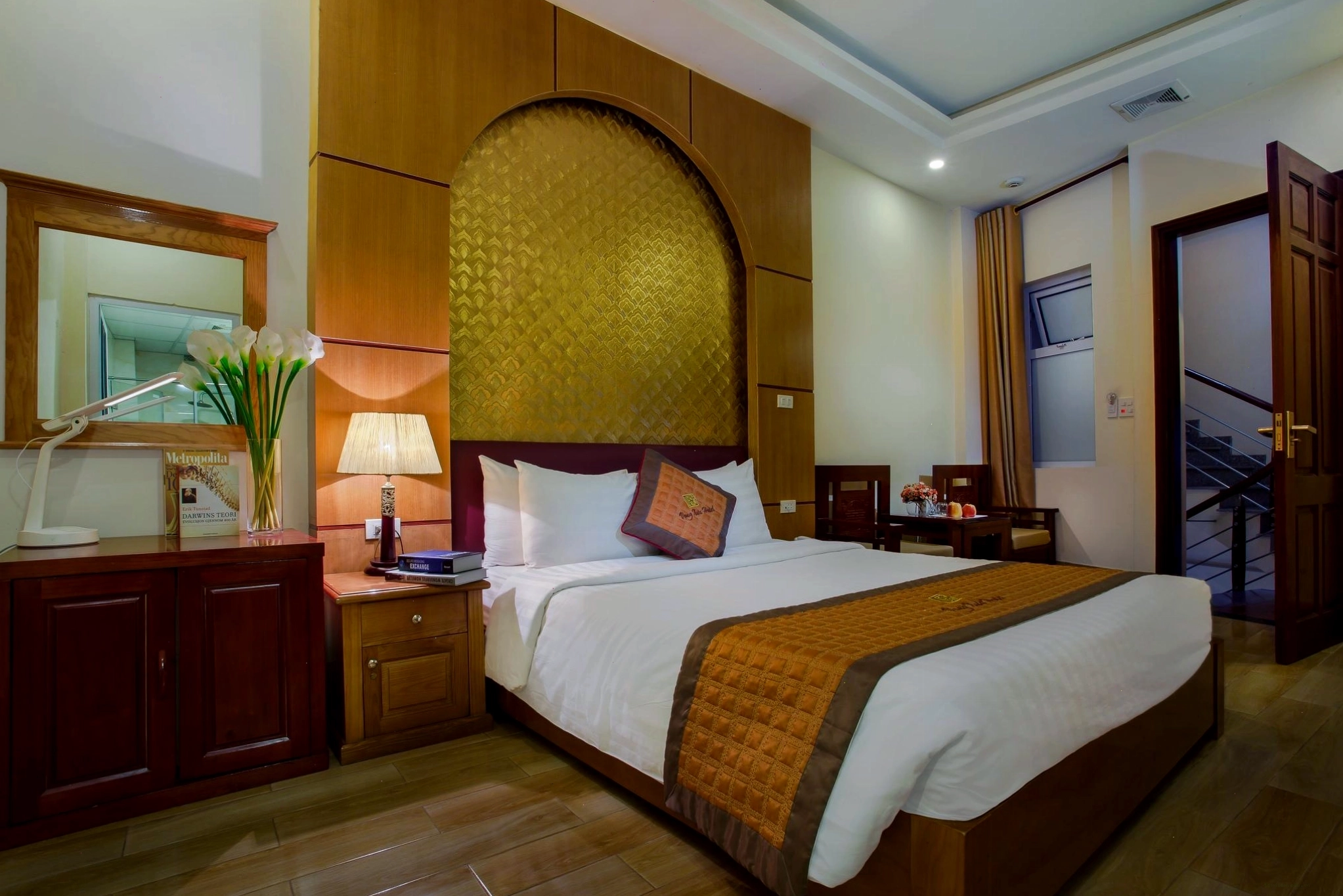 Phòng Deluxe Double tại Khách sạn Vọng Xưa, phù hợp cho lưu trú ngắn ngày