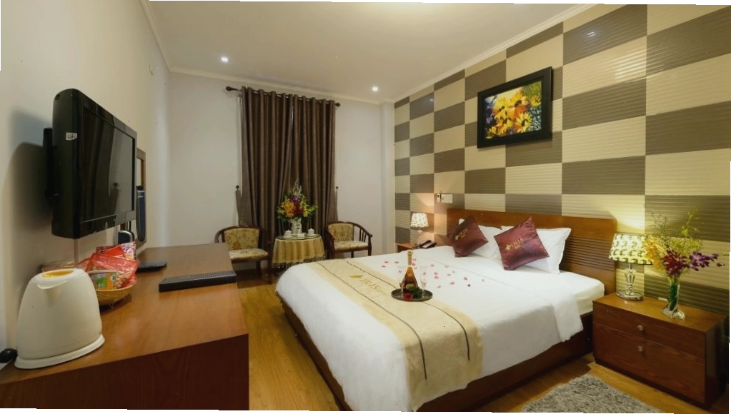 Phòng Deluxe tại Khách sạn Iris Đà Nẵng với không gian rộng rãi