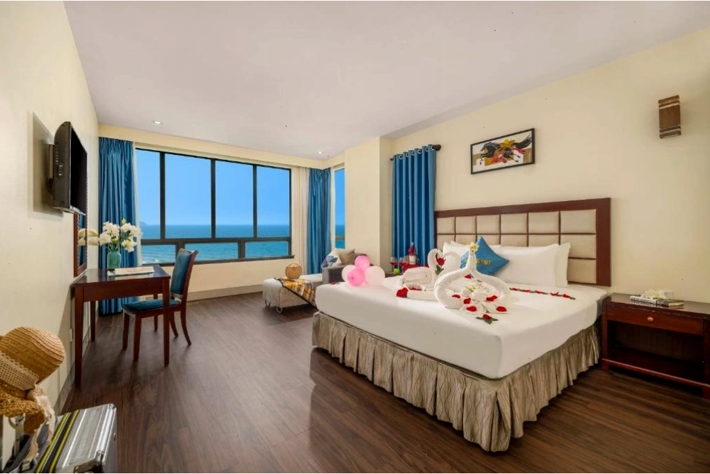 Phòng Deluxe View Biển tại Khách sạn Sea Front Đà Nẵng