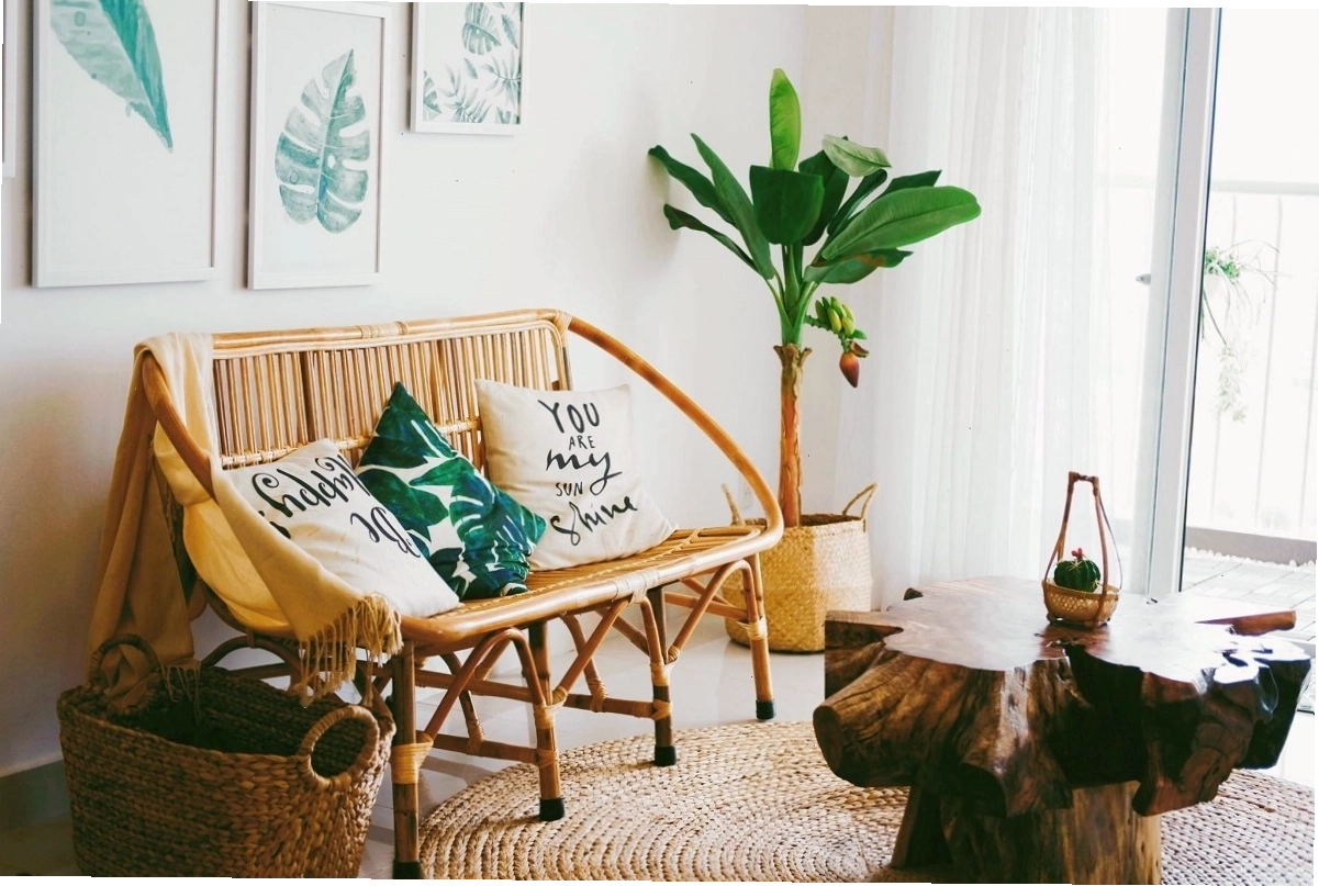 Phòng khách An Nhiên Homestay Vũng Tàu với nội thất gỗ mộc mạc và ấm cúng