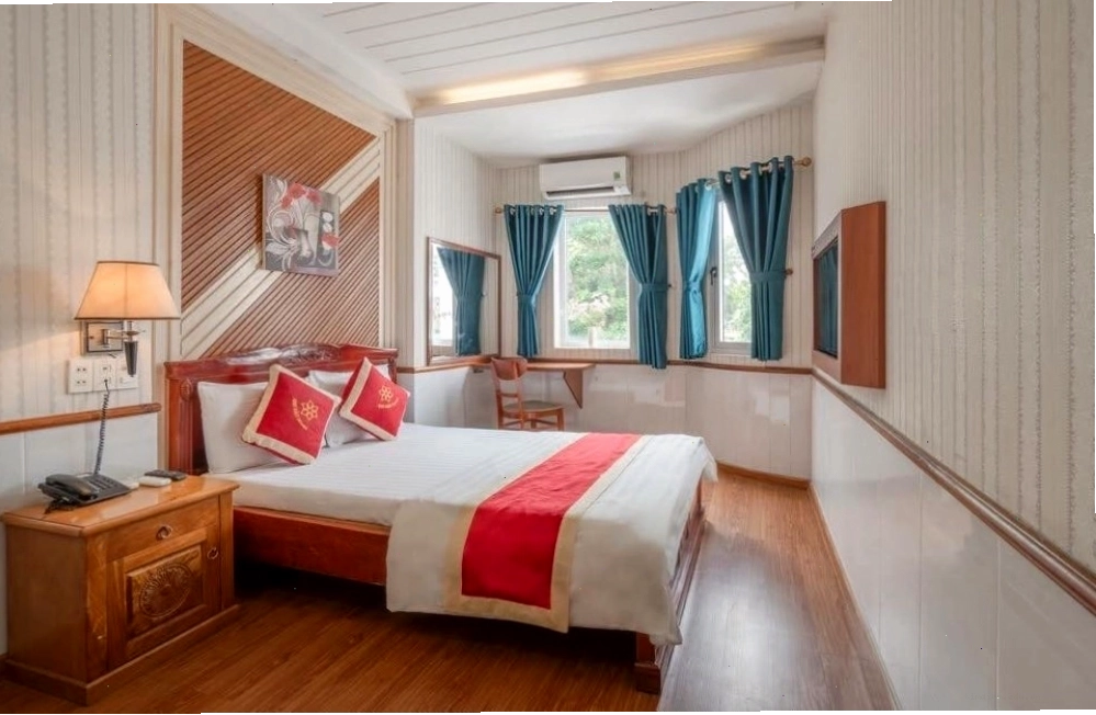Phòng khách sạn Như Ý sạch sẽ và tiện nghi
