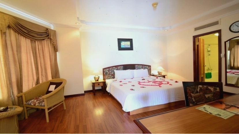 Phòng khách sạn Yasaka Sài Gòn Nha Trang với view biển ấn tượng