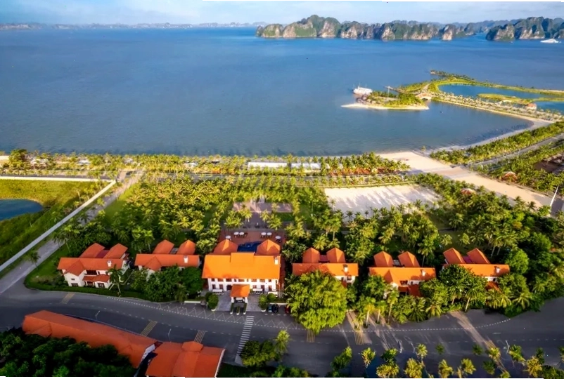 Phòng nghỉ sang trọng tại Tuần Châu Resort Hạ Long với view đẹp