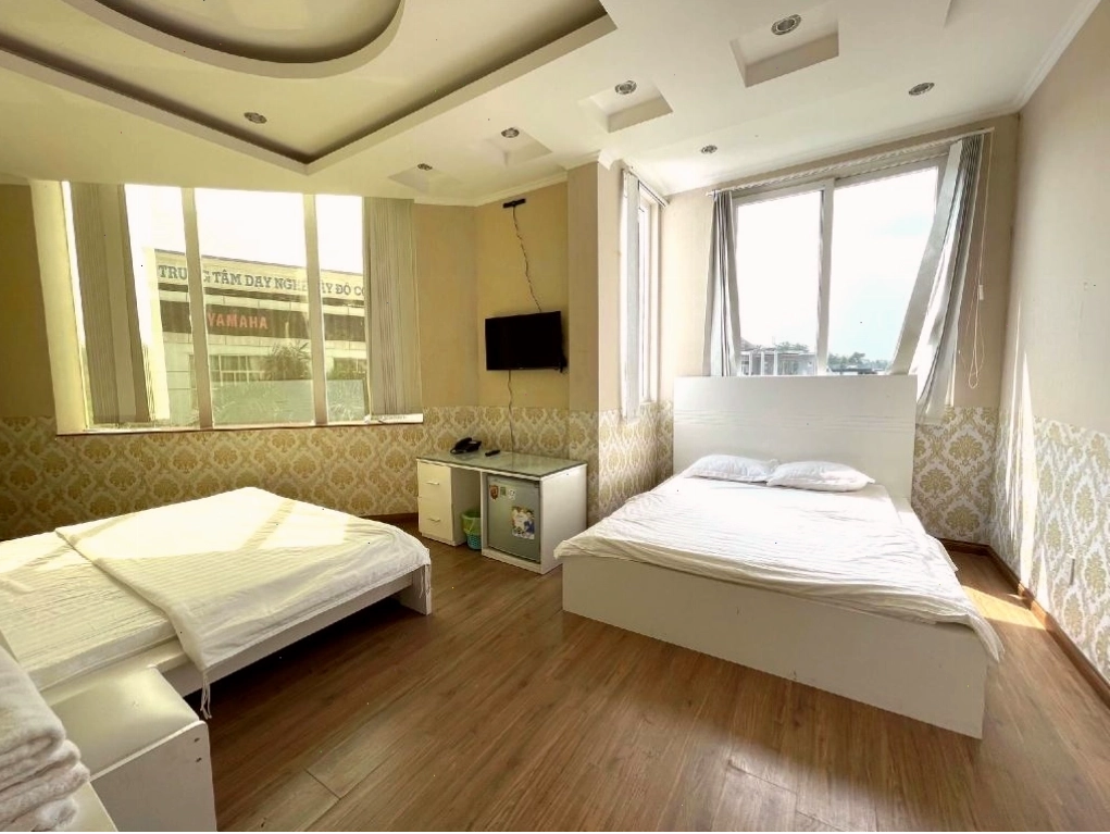Phòng nghỉ tại MILAND HOTEL với ghế tình yêu độc đáo