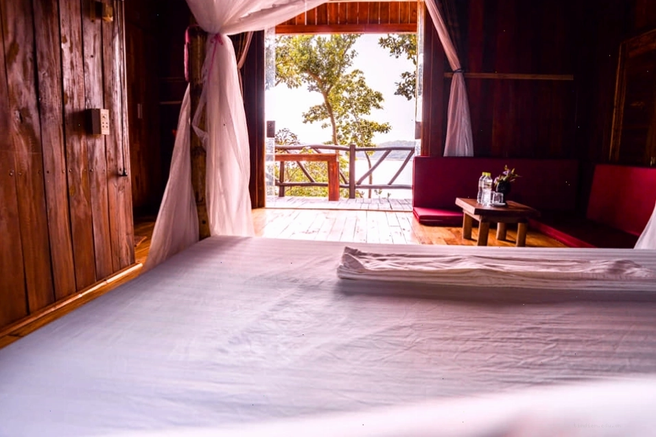Phòng nghỉ tiện nghi tại Coto Life Mini Resort