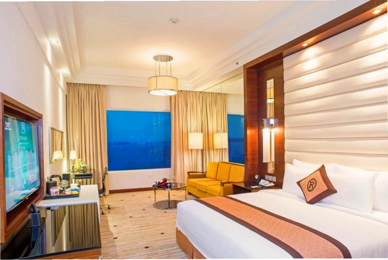 Phòng nghỉ tiêu chuẩn tại Khách sạn Hoàng Gia Hạ Long - Royal Ha Long Hotel