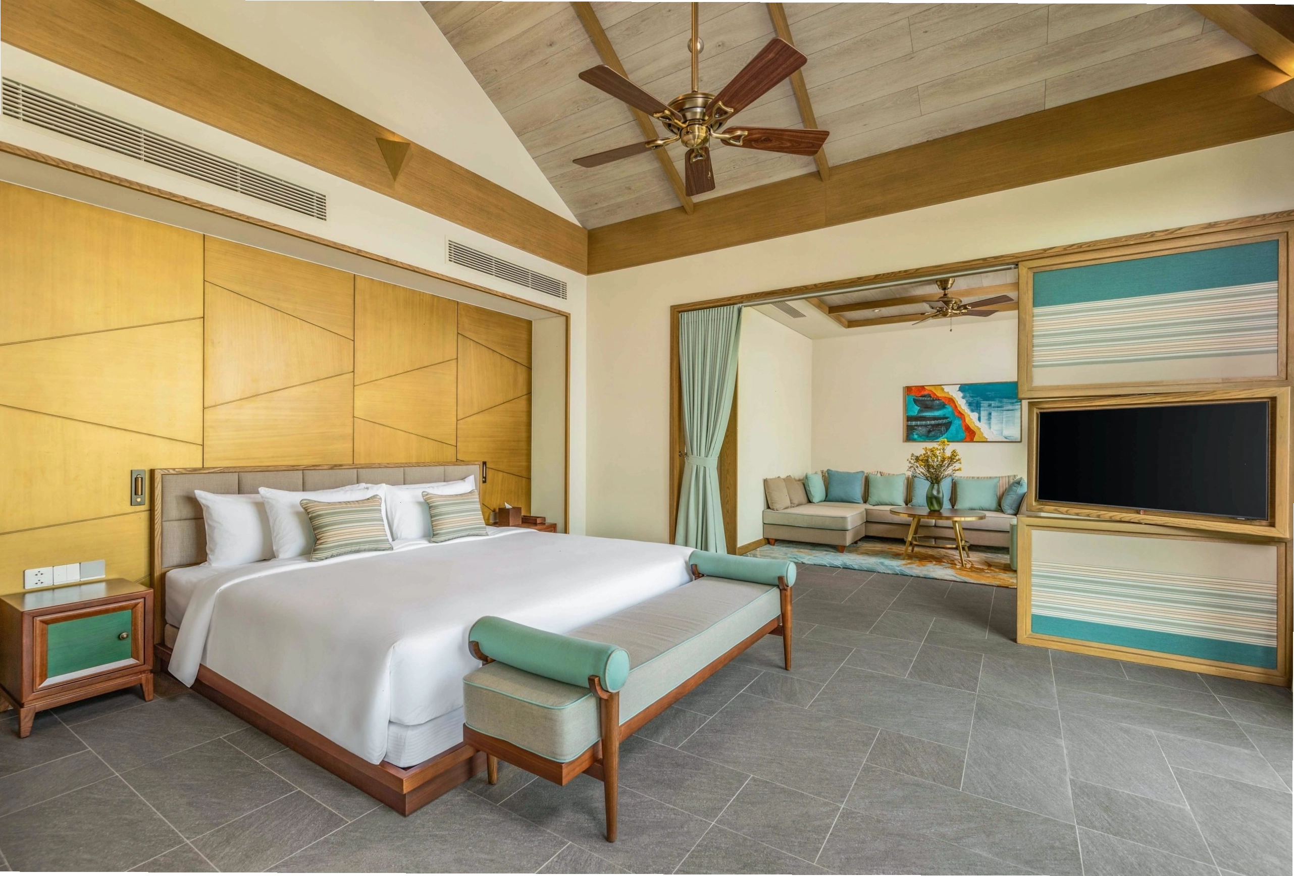 Phòng ngủ ấm cúng trong villa