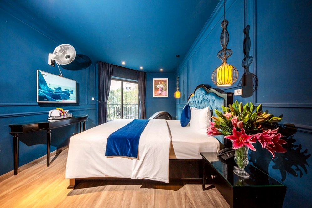 Phòng ngủ lãng mạn tại Hoàng Tử Hotel 9 với thiết kế theo chủ đề