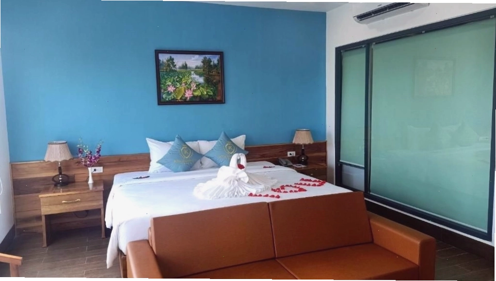 Phòng Royal Suite đẳng cấp tại Royal Khanh Hotel
