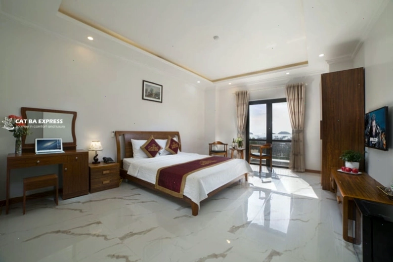 Phòng Superior Double hướng biển tại Quang Tùng Hotel Cát Bà