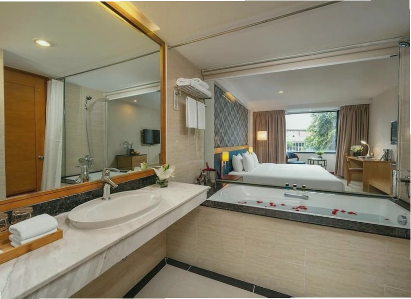 Phòng tắm hiện đại của Khách sạn La Casa