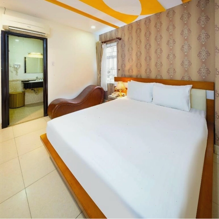 Phòng tắm tiện nghi tại Khách sạn Boss Palace