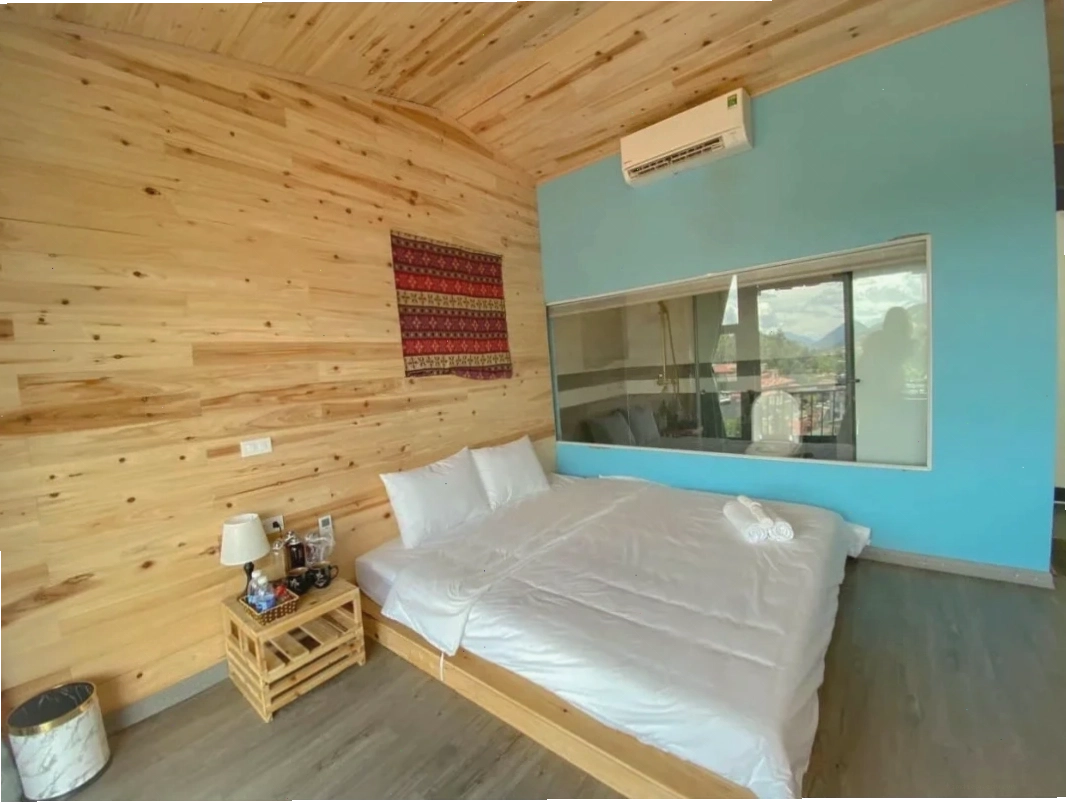 Phòng View Vip tại Vườn Mây Homestay Sapa với khung cảnh núi non