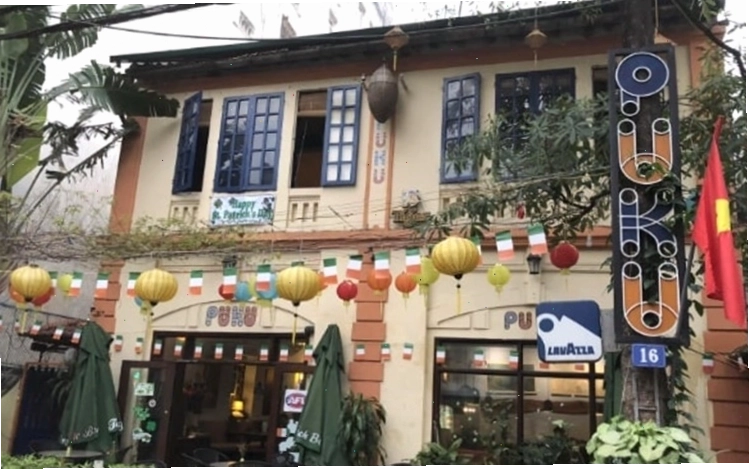 Puku Cafe & Sports Bar sôi động