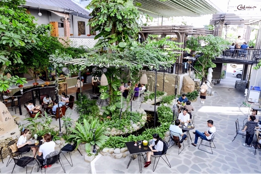 Quán cà phê Cánh Nâu Garden có khu vui chơi trẻ em Cần Thơ