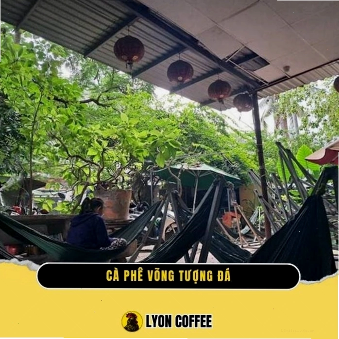 Quán Cà Phê Võng Tượng Đá với không gian xanh mát