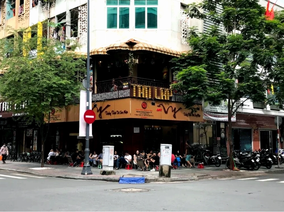 Quán cà phê Vy với không gian thoáng đãng, yên tĩnh