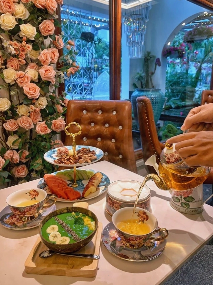 Quán cafe Lê Văn Lương với thiết kế độc đáo