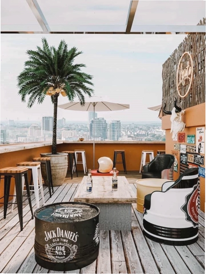 Quán cafe ngon với không gian xanh mát trên đường Lê Văn Lương