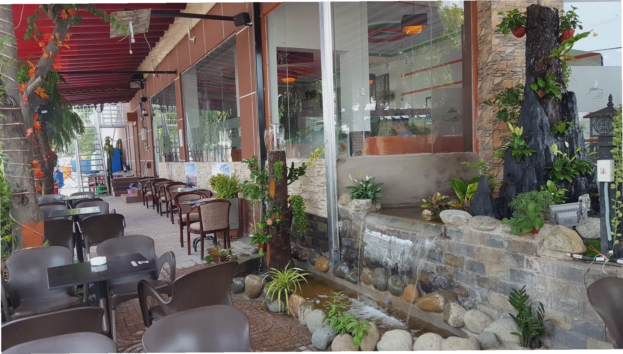 Quán cafe sân vườn đẹp yên tĩnh tại quận 9
