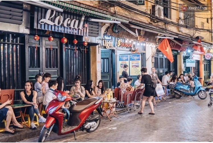 Quán Cafe Tạ Hiện với không gian hoài cổ
