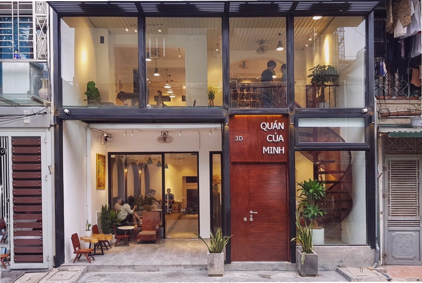 Quán cafe với không gian ngoài trời thoáng đãng