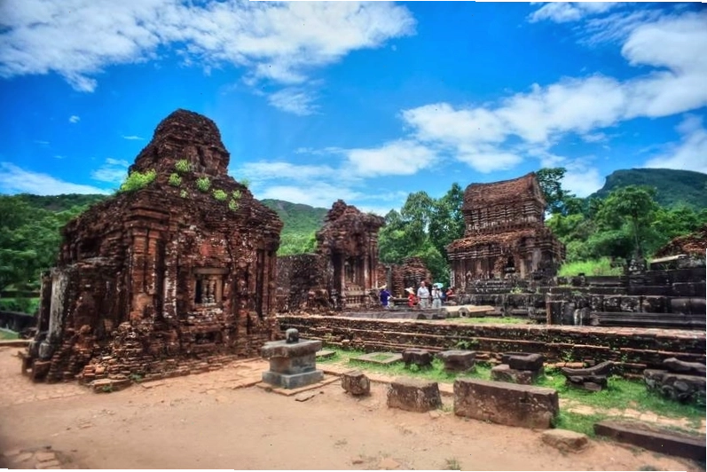 Quần thể đền tháp cổ kính tại Thánh địa Mỹ Sơn
