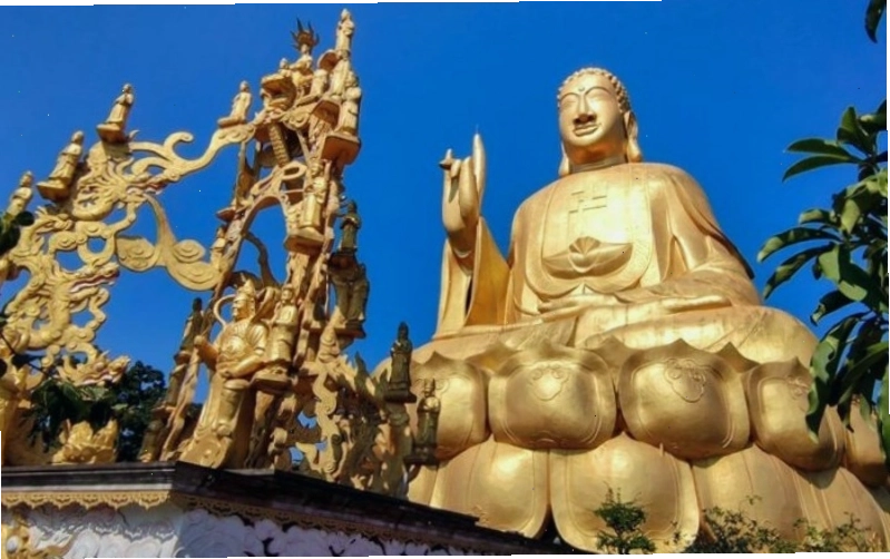 Quần thể Thuyết nhân quả tại Chùa Thiêng Thác Vàng