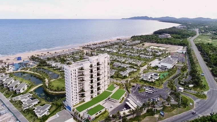 Quang cảnh chung của Melia Hồ Tràm Beach Resort với bãi biển trải dài