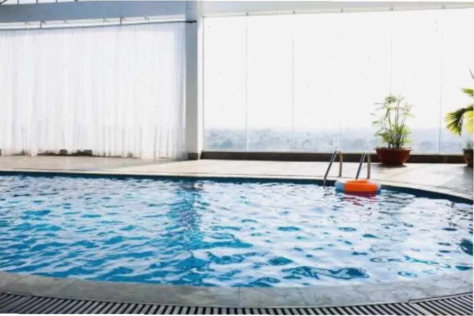 Quang cảnh một quán cà phê địa phương gần khách sạn