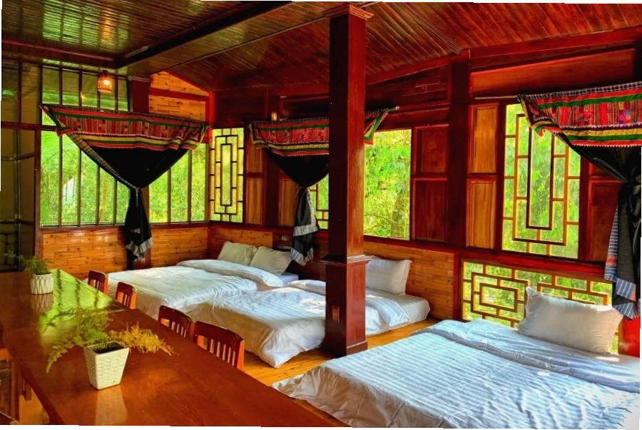 Quang cảnh núi rừng nhìn từ Green House Homestay