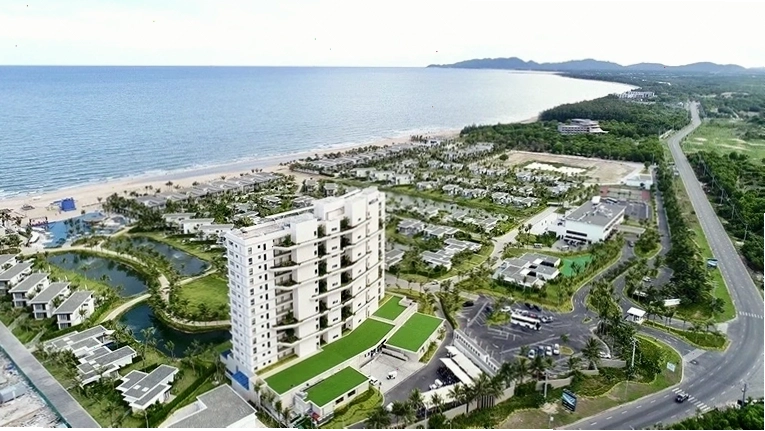 Quang cảnh tổng quan Melia Hồ Tràm Beach Resort với bãi biển xanh mát
