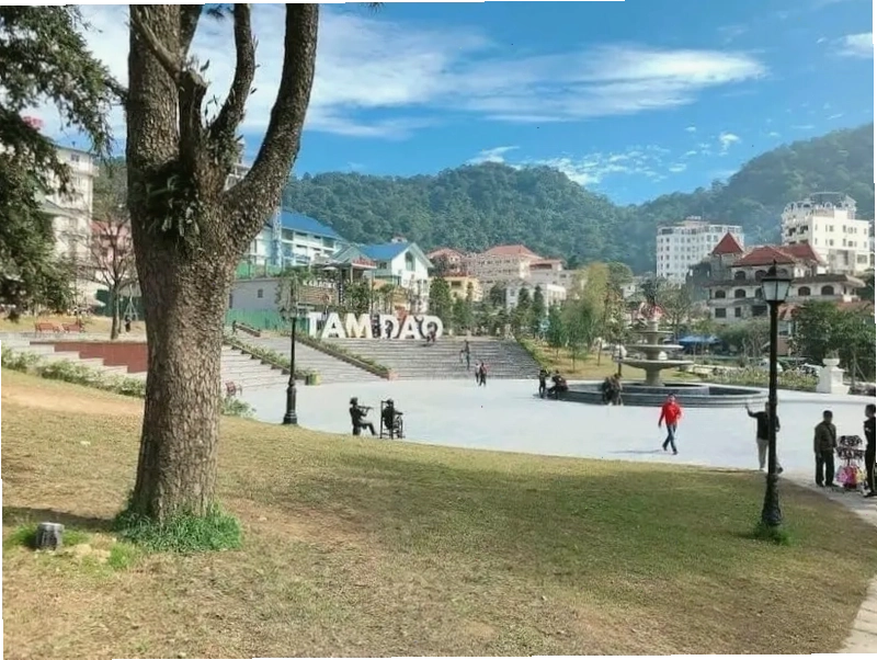 Quảng trường trung tâm Tam Đảo sôi động