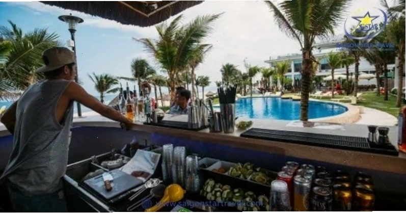 Quầy bar ven biển với không gian thư giãn tại Công viên Cá Voi Đà Nẵng