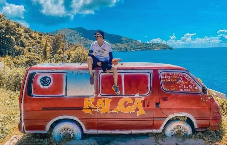 Rái Cá Homestay Hòn Sơn nhìn từ trên cao với view biển thơ mộng