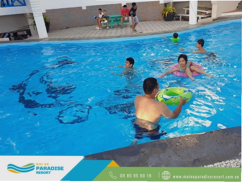 Resort Mũi Né Paradise với không gian xanh mát và khu vui chơi trẻ em