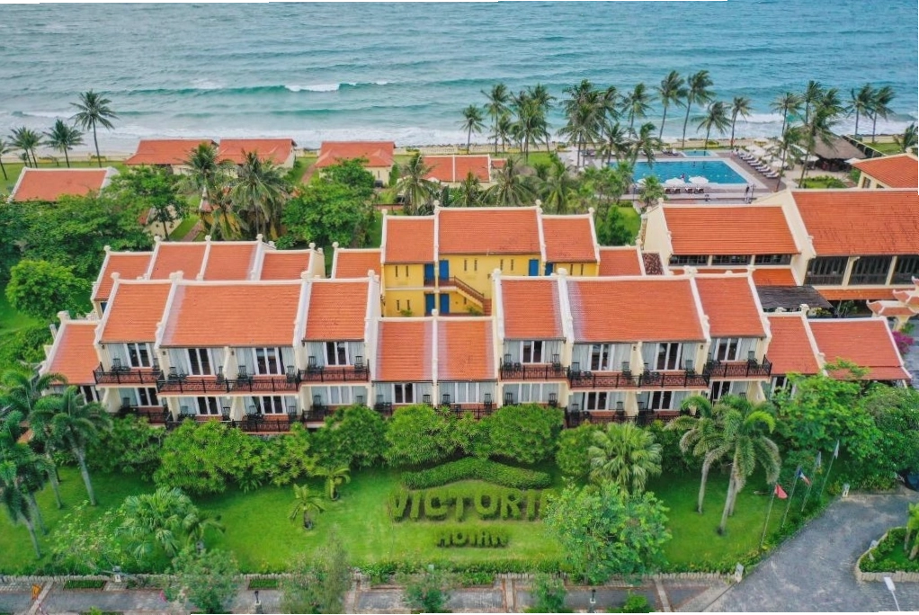 Resort nằm trải dài bên bờ biển Cửa Đại thơ mộng
