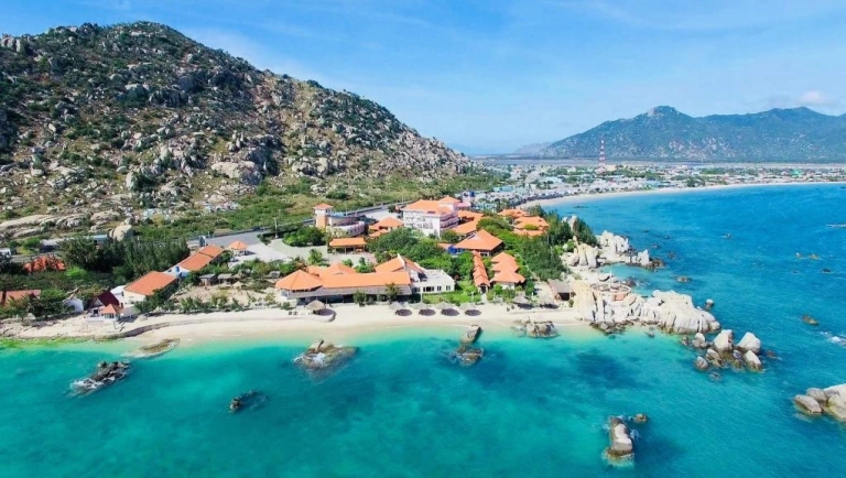 Review chi tiết Hòn Cò Resort Cà Ná: Trải nghiệm và đánh giá chân thực 2026