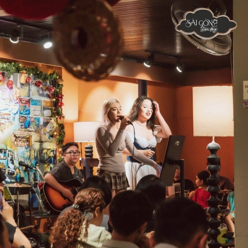 Sài Gòn Đậm Đắng cafe nhạc xưa Sài Gòn