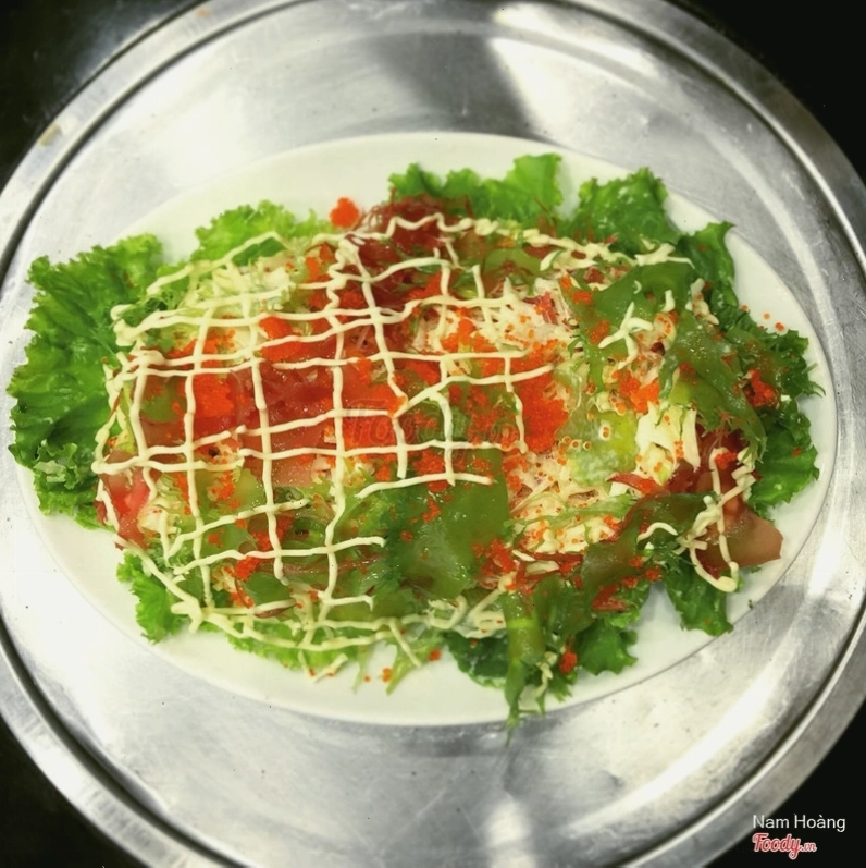 Salad rong biển trứng cá tại nhà hàng Chen