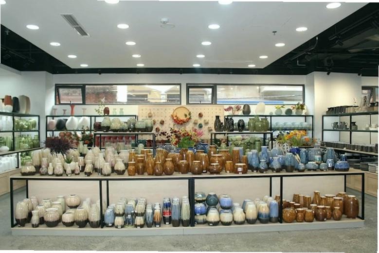 Sản phẩm gốm sứ Bát Tràng với họa tiết tinh xảo