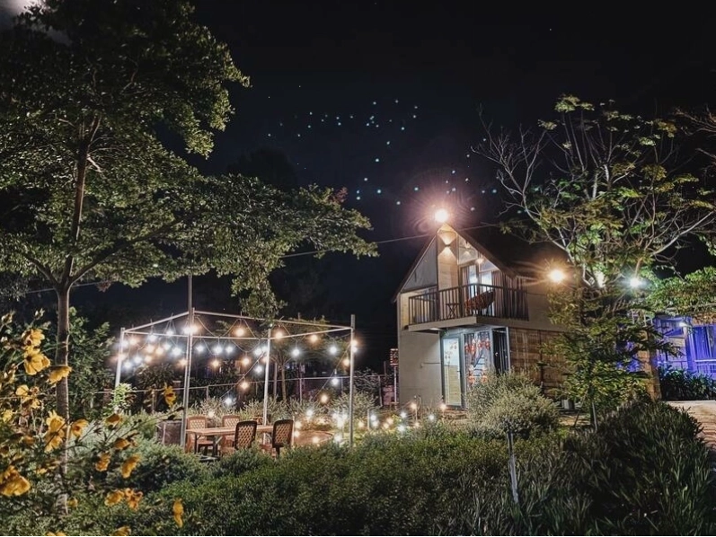 Sân vườn xanh mướt tại Ban Garden House