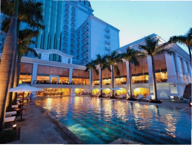 Sảnh chính Khách sạn Indochine Palace Huế sang trọng và thoáng đãng
