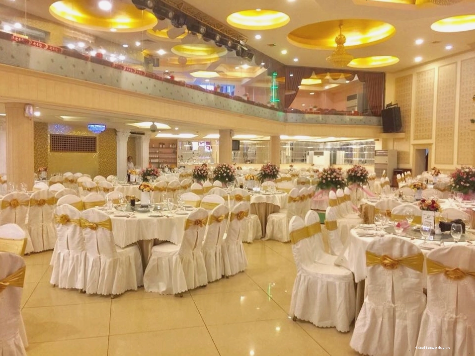 Sảnh tiệc lộng lẫy tại khu vực Kim Tự Tháp của Nhà hàng 7 Kỳ Quan