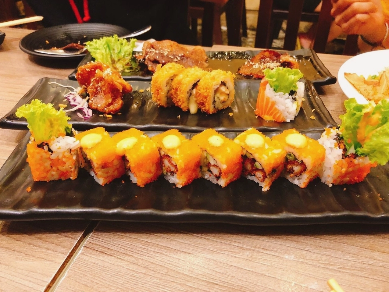Set sushi tươi ngon tại Miya Sushi & BBQ