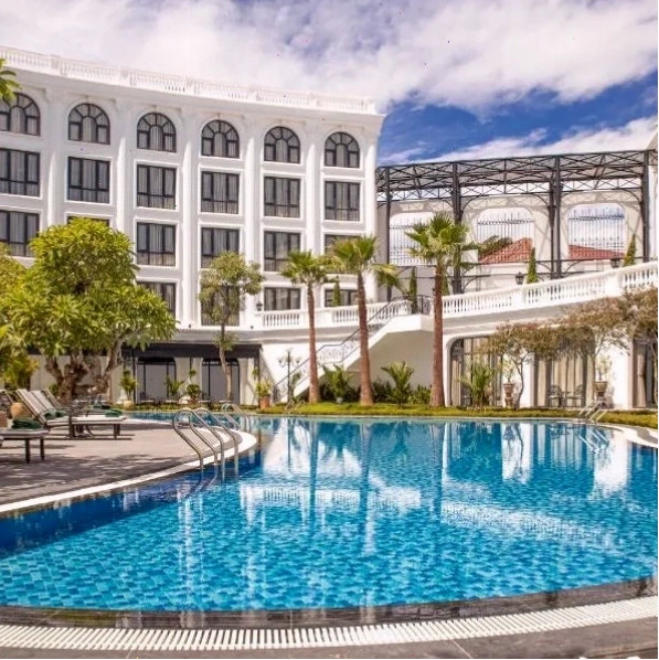 Silk Path Grand Hue Hotel với kiến trúc lộng lẫy