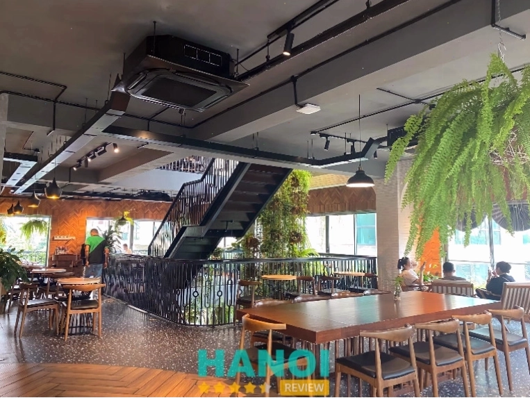 Sip & Snack Coffee Shop, Hà Nội - Quán cafe cá koi gần gũi thiên nhiên