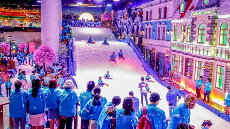 Snow Town Sài Gòn: Trải nghiệm thế giới cổ tích mùa đông giữa lòng thành phố